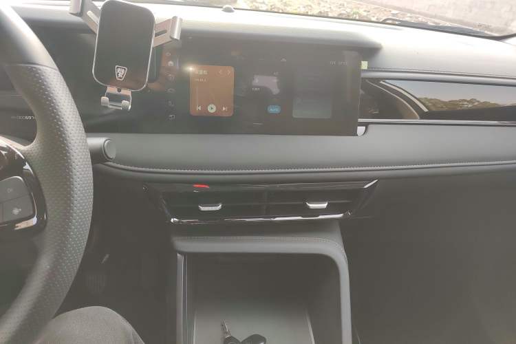 Used Roewe i5 2023 1.5L Manual Comfort Edition