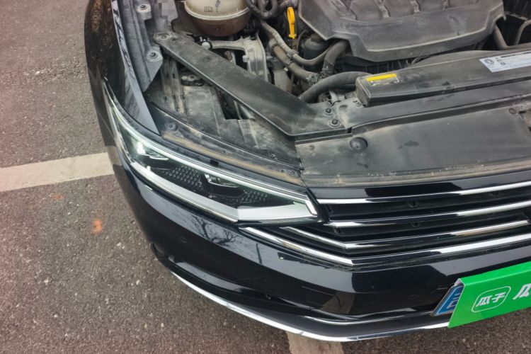 Used Volkswagen Magotan 2020 330TSI DSG Luxury Edition Right Front Headlight