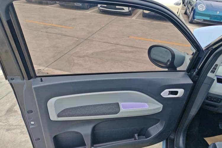 Used Chery New Energy QQ Ice Cream 2022 170km Sundae Phosphate Lithium-Ion