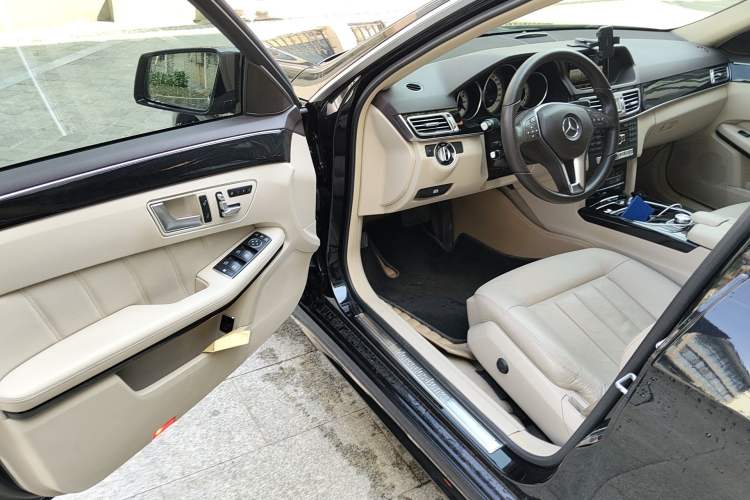 Used Mercedes-Benz E-Class 2014 Restyled E 300 L Sport Edition Driver Seat