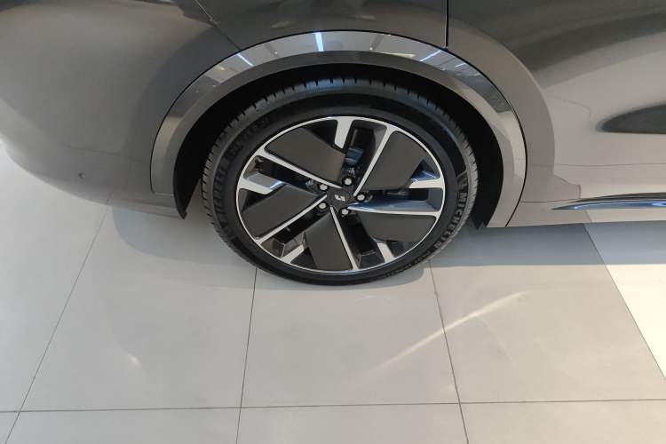 Used Li Auto L8 2025 Ultra Smart Refreshed Edition
