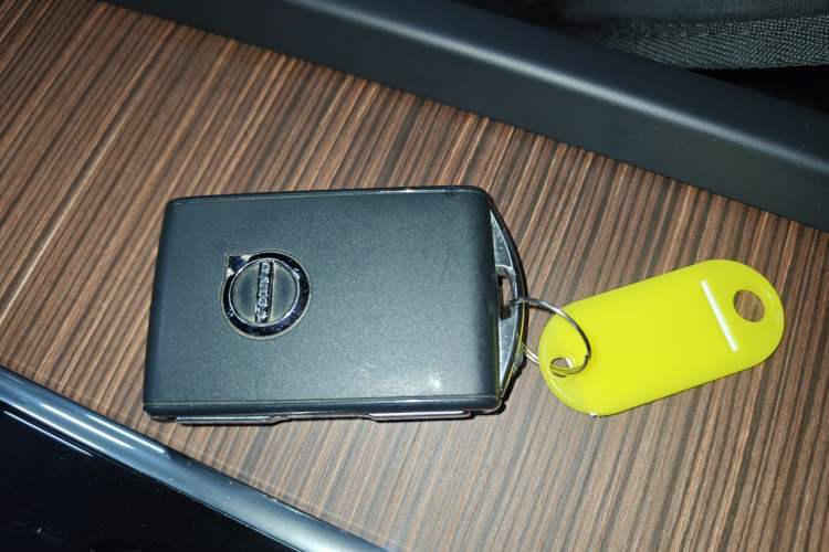 Used Volvo XC60 2024 B5 4x4 Smart Luxury Edition Vehicle Key