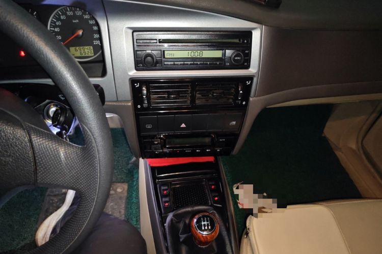 Used Volkswagen Santana Vista 2008 1.8L Manual Sishang Model Audio And AC Panel