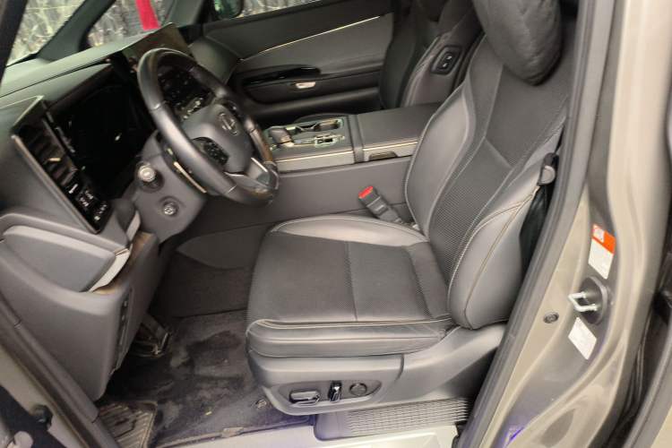 Used Lexus LM 2023 350h Seven-Seat Elegant Edition Left Front Seat