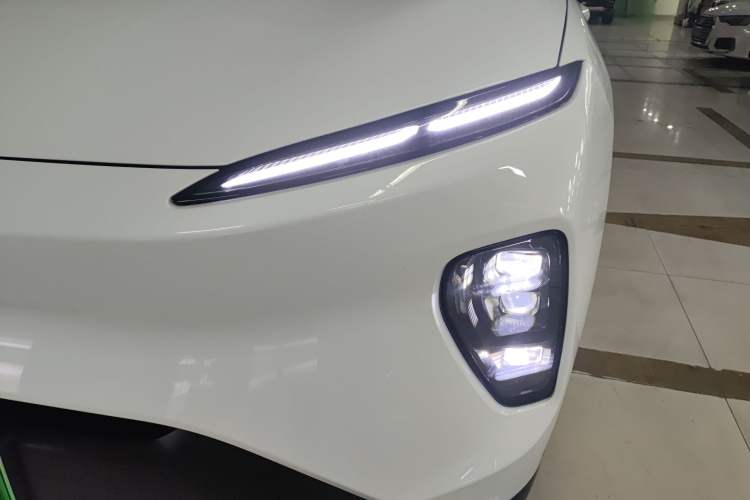 Used Nio ES8 2023 75 kWh Left Front Headlight