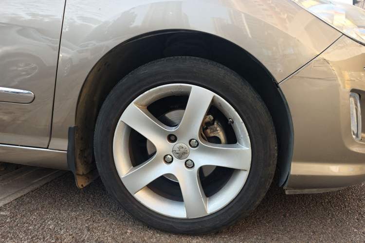 Used Peugeot 408 2010 2.0L Automatic Luxury Edition
