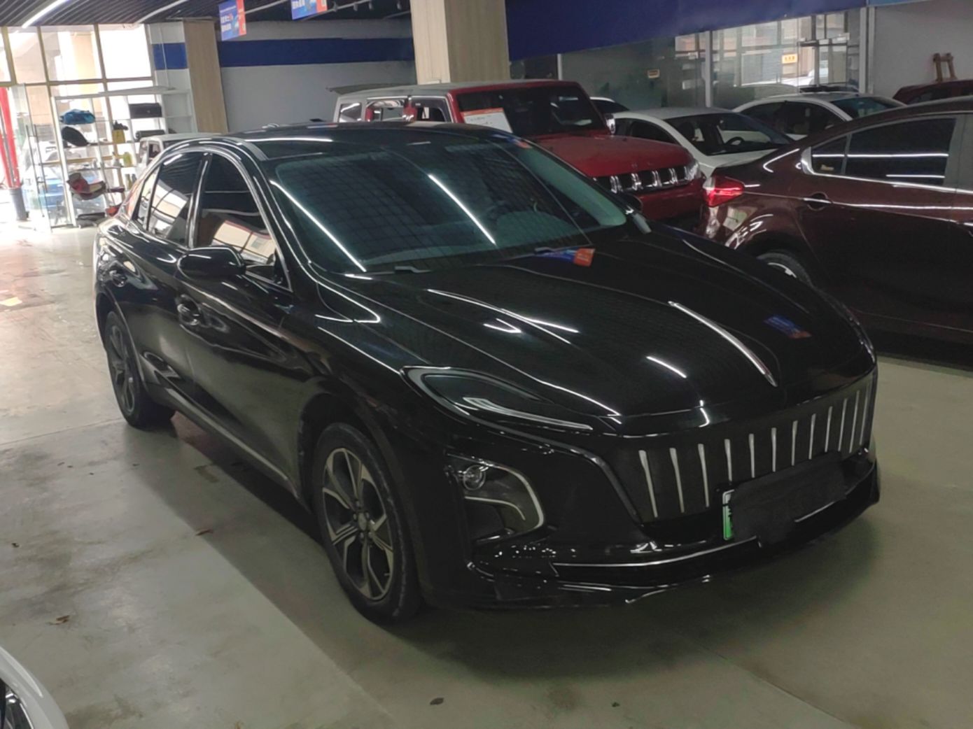 Hongqi E-QM5 2023 Revised Version Basic Travel Edition — снимка 3