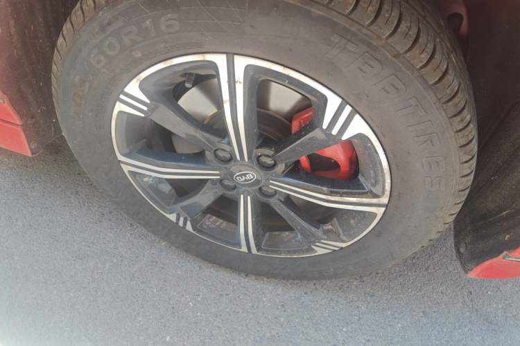 Used BYD e2 2019 Standard Range Model – Smart & Comfortable Version Right Front Wheel Hub