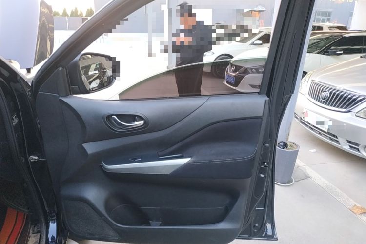 Used Nissan Navara 2017 2.5L Automatic 2WD Luxury Edition QR25
