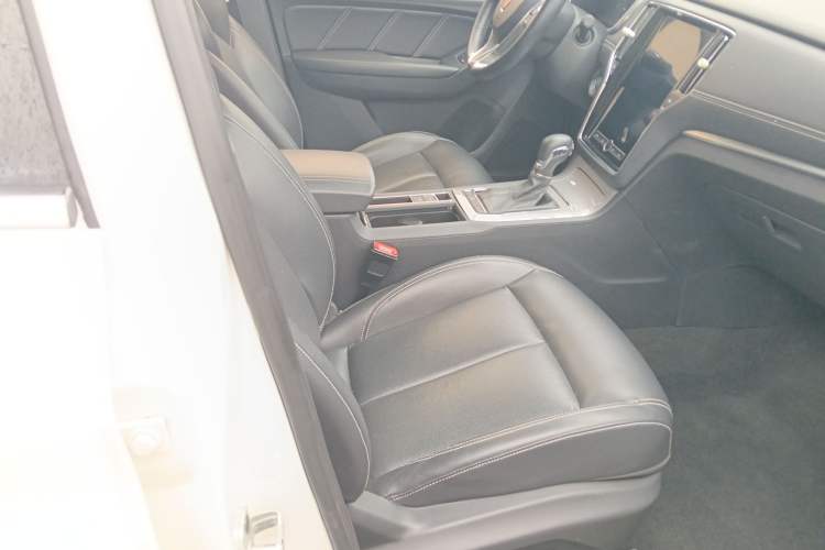 Used Roewe RX5 2016 20T Two-Wheel Drive Automatic Internet Smart Edition