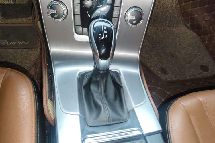 Used Volvo S60 2018 S60L T4 Zhiyuan Edition
