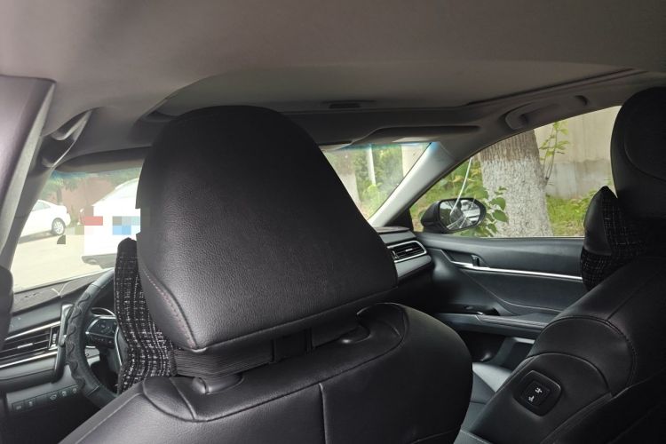 Used Toyota Camry 2021 2.0G Luxury Edition

