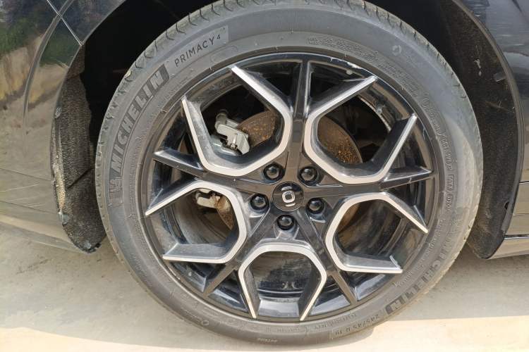 Used CHANGAN NEVO A07 2024 All-Electric "True Fragrance" Edition 515 Luxurious Model 58.9 kWh Right Rear Wheel Hub