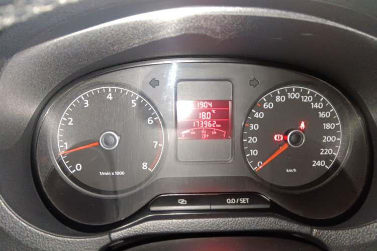 Used Volkswagen Polo 2011 1.6L Manual ZhiShang Edition
