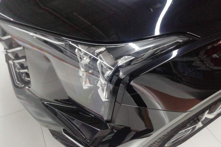 Used GAC Trumpchi GS8 2022 Linghang Series 2.0 TGDI Two-Wheel Drive Luxury Smart Connectivity Version (6 Seats)
