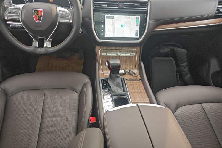 Used Roewe RX8 2018 30T Smart Connectivity Two-Wheel Drive Flagship Edition