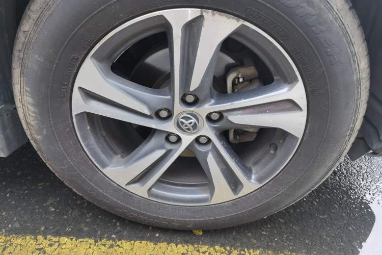 Used Toyota RAV4 2015 2.0L CVT Two-Wheel Drive Urban Edition
