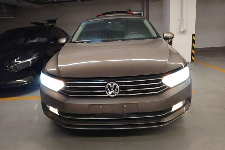 Used Volkswagen Magotan 2017 330TSI DSG Leading Model Front