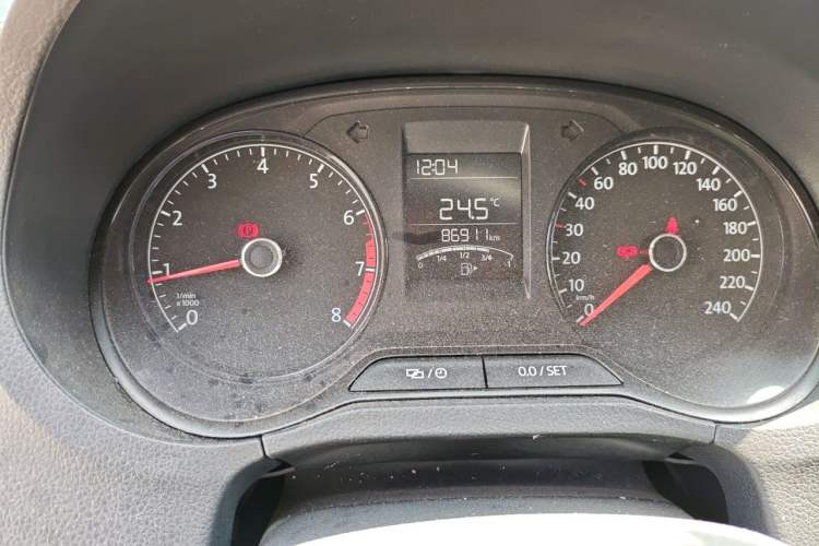 Used Volkswagen Polo 2016 1.4L Manual Fashion Model Odometer Close Up