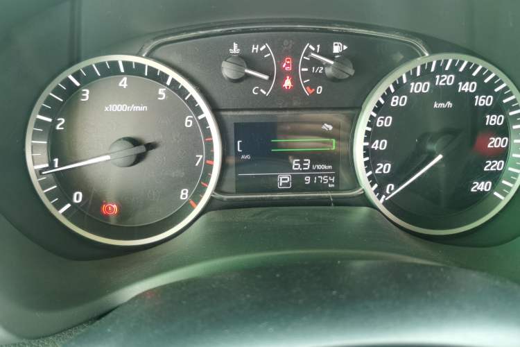 Used Nissan Sylphy 2019 1.6XV CVT Smart Connect Luxury Edition China V Standard Odometer Close Up