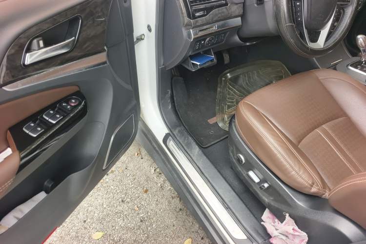 Used BYD S7 2017 2.0T Automatic Prestige Edition
