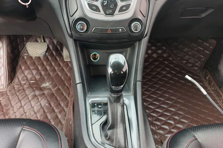 Used Chery Arrizo 5 2017 1.5L CVT Trendsetting Edition Gear Lever