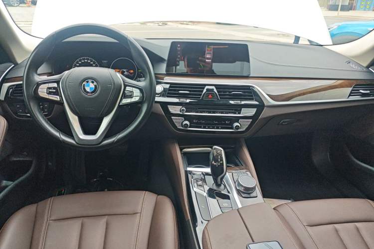 Used BMW 5 Series 2019 525Li Luxury Package Center Console