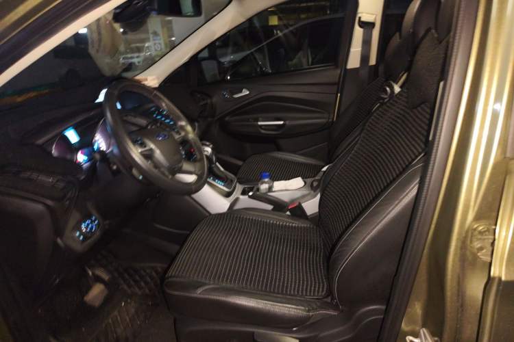 Used Ford Kuga 2013 1.6L GTDi Two-Wheel-Drive Trend Model Left Front Seat