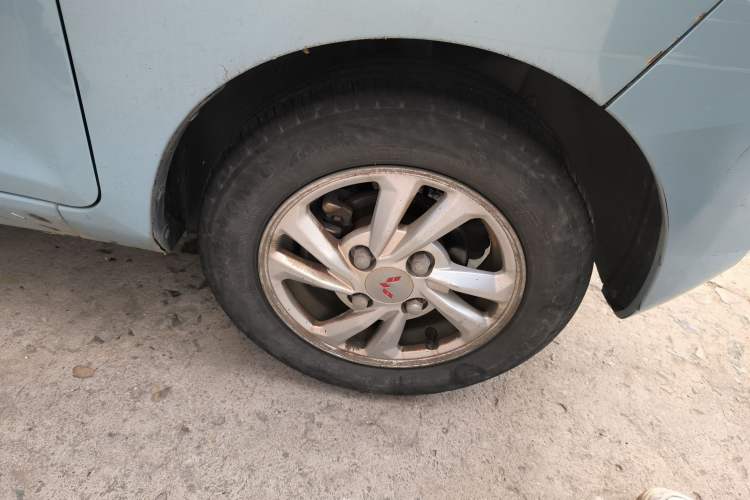 Used Wuling Hongguang MINIEV 2020 Zizai Version Lithium-NMC Right Front Wheel Hub