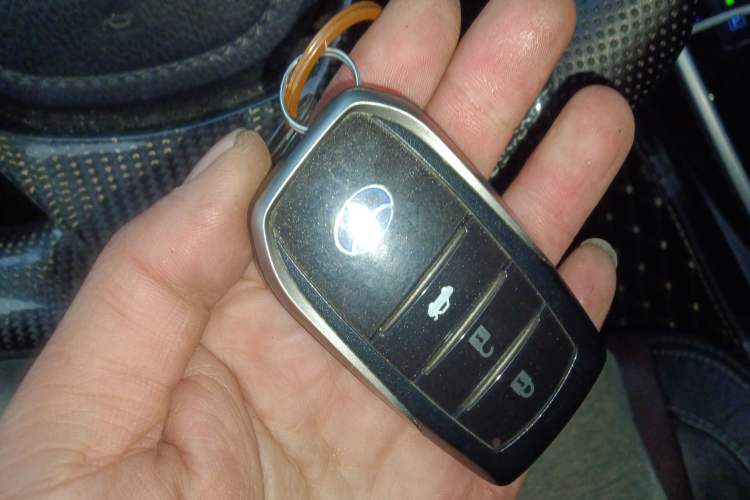 Used Toyota Corolla 2018 Dual-Engine 1.8L E-CVT Smart Edition
