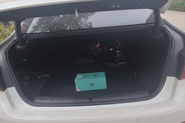 Used BMW 5 Series New Energy 2019 530Le Luxury Package Trunk