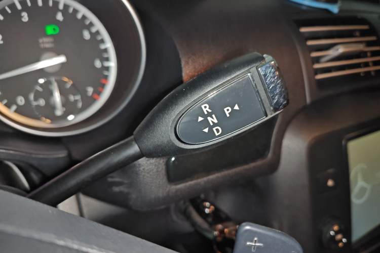 Used Mercedes-Benz R-Class 2017 R 320 4MATIC Business Edition Prestige Model