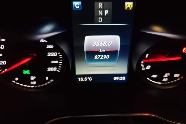 Used Mercedes-Benz GLC 2017 GLC 260 4MATIC Luxury Model