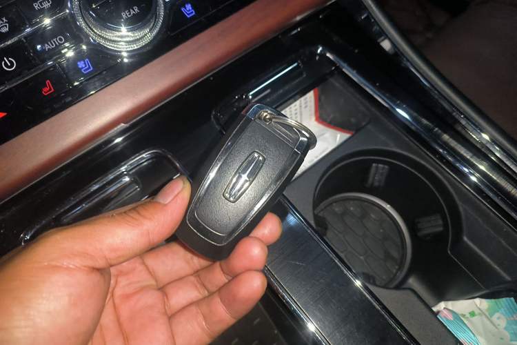 Used Lincoln Aviator 2023 3.0T V6 All-Wheel-Drive Executive Cruise Version Six Seats
