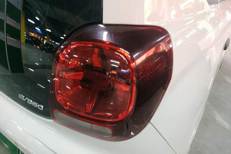 Used Roewe Clever 2021 302 km New Four-Seater Super-Efficient Version
