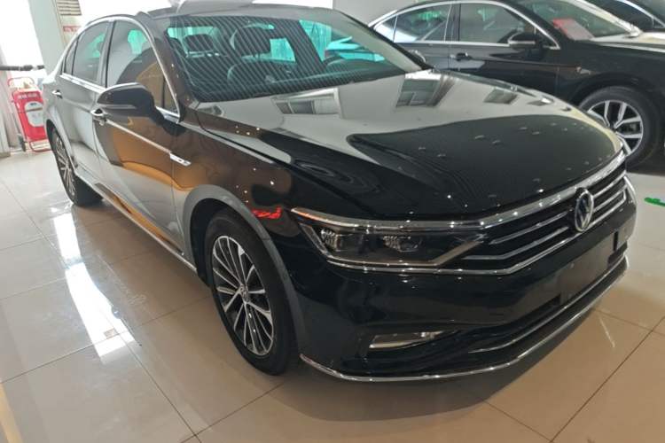 Used Volkswagen Magotan 2020 380TSI DSG Luxury Version Front Right 45 Deg