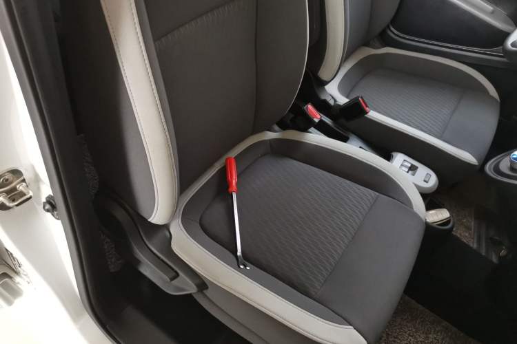 Used ORA Black Cat 2022 301km "Cute Pet" Version – Lithium Iron Phosphate Right Front Seat