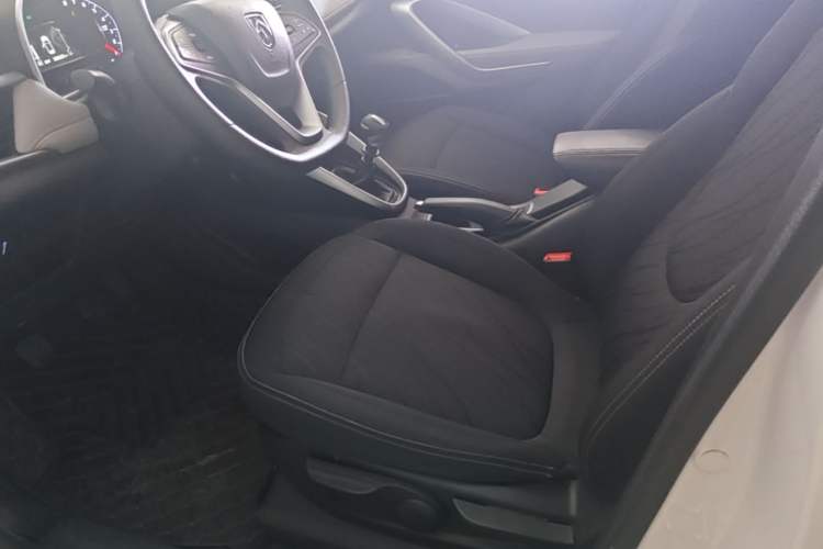 Used Baojun 510 2017 1.5L manual Comfort trim