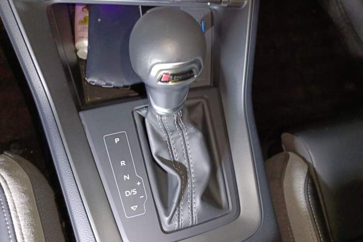 Used Audi Q3 2024 35 TFSI Fashion Dynamic Edition Gear Lever