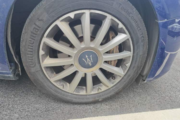 Used Maserati Ghibli 2018 Revised Version 3.0T Standard Edition Right Front Wheel Hub