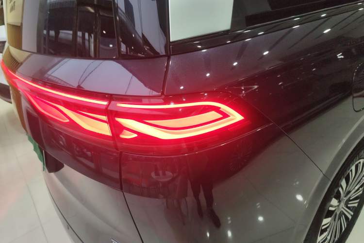 Used BYD Xia 2025 DM-i 1.5T 180km Excellence Model
