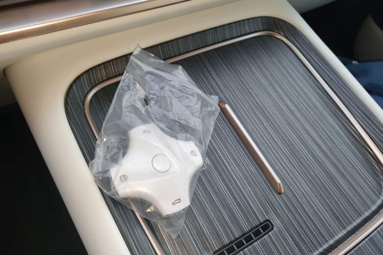 Used Dongfeng eπ eπ008 2024 636Max All-Electric Version 6 Seats