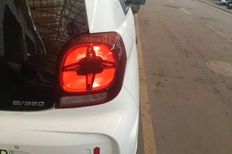 Used Roewe Clever 2021 302 km New Four-Seater Super-Efficient Version

