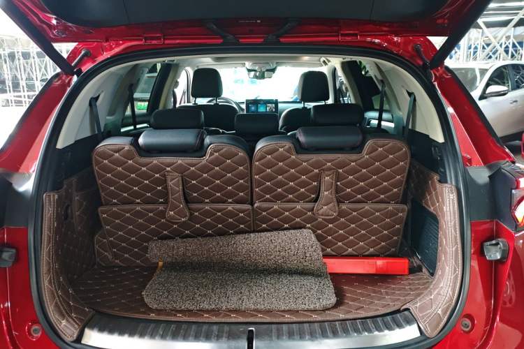 Used BYD Tang New Energy 2018 DM 2.0T All-Wheel Drive Smart Connectivity Luxury Model 7 Seats China V Emission Standard