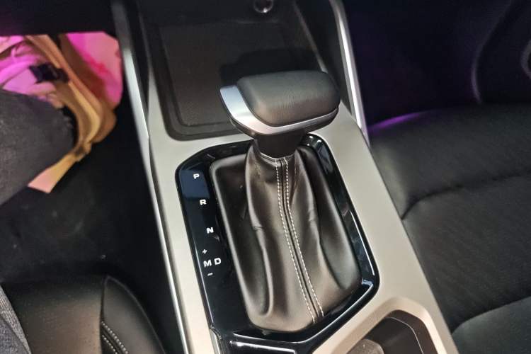 Used Geely Auto Emgrand 2023 4th Generation Champion Edition 1.5L CVT Prestige Model Gear Lever