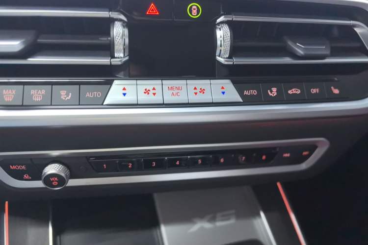 Used BMW X5 2022 Restyled xDrive 30Li Luxury Version M Sport Package
