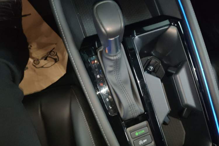 Used Honda Accord 2025 260TURBO Luxury Edition Gear Lever