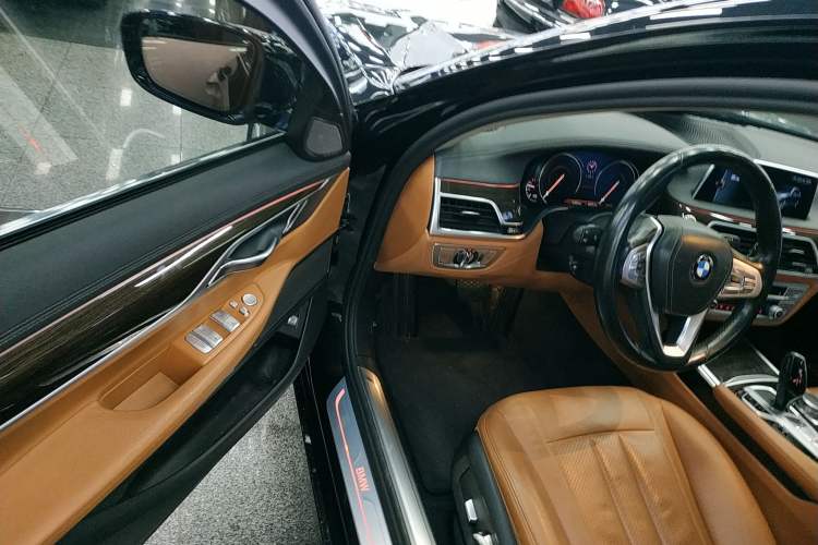 Used BMW 7 Series 2016 730Li Leading Model
