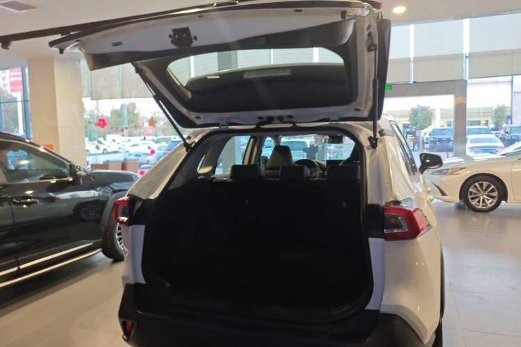 Used Toyota Wildlander 2023 2.0L CVT Four-Wheel Drive Luxury PLUS Edition
