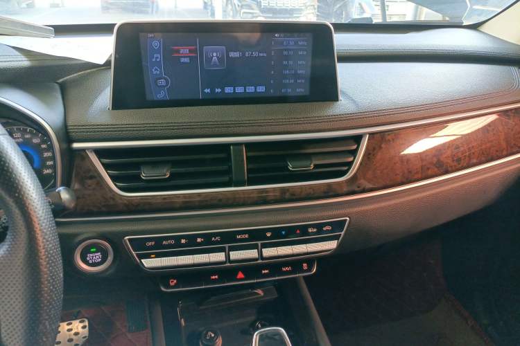 Used Dongfeng Fengon 580 2017 1.5T CVT Smart Style Model Audio And AC Panel